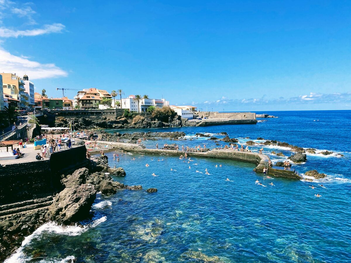 Teneriffa Küste mit natürlichem Meerpool